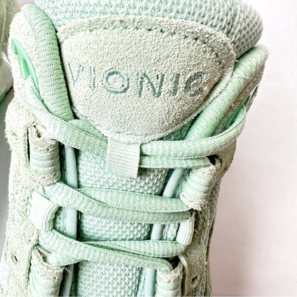 Vionic Classic Walker III Menta Green Active Motion Sneaker 10 - Picture 7 of 11